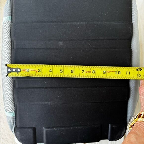 olli cooler calapsible blue 45 can with bottle opener - Picture 6 of 10